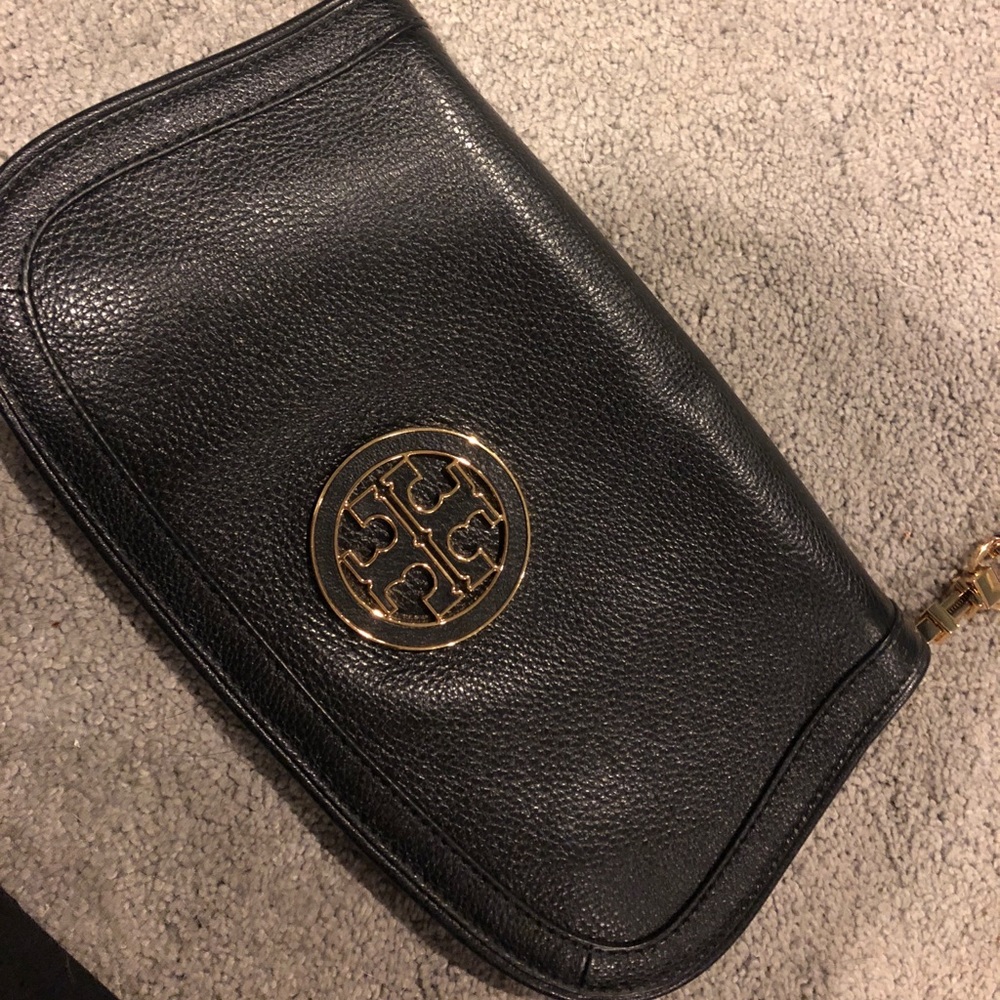 Tory Burch Amanda Chained Crossbody/Clutch